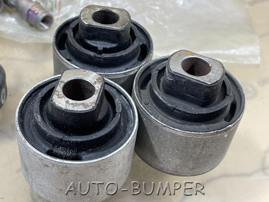 Audi A4, A8/VW Passat 2001- Сайлентблок нижнего рычага передней подвески 4D0407182E 4D0407182G